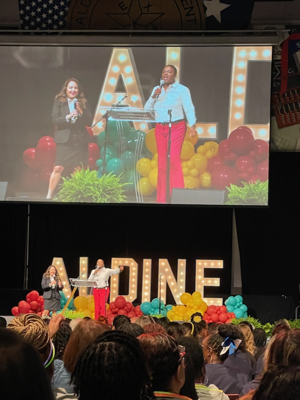 TellesJennie's tweet photo. @AldineChild is excited to kick off the new year at the Aldine convocation! Here’s to fresh starts and spectacular moments ahead! @AldineHeadStart @AldineISD @Primary_AISD @dr_eunetra https://t.co/34FcgOtBA2