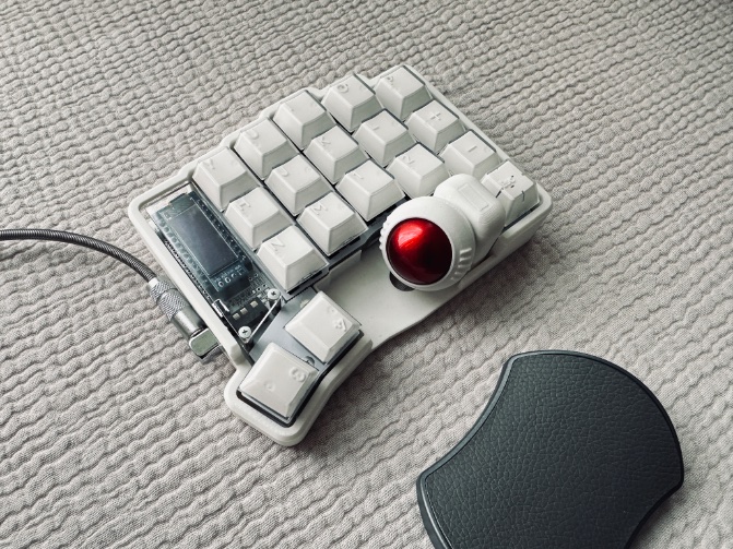 PBTfans X-Ray」のキーキャップに付け替えた！買ってよかった。 #keyball39