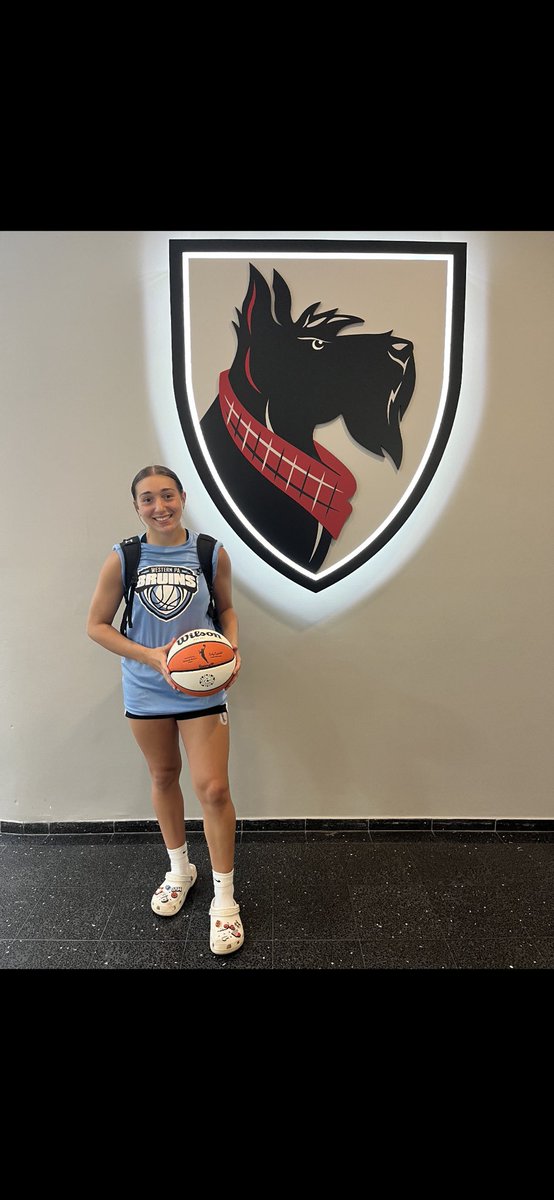 Hayley Bennett tweet media