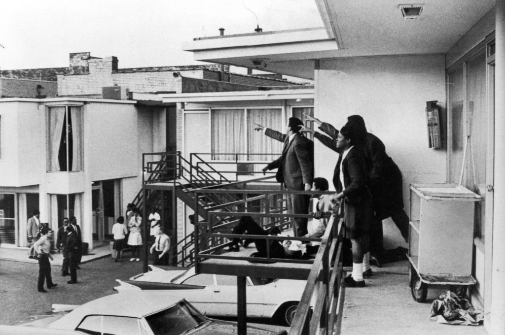 RussellMoxham's tweet photo. @Blacknatwatch Last time *Irish*-passport-carrying *Irish* citizen Stephen Yaxley-Lennon AKA Tommy Robinson's side had anything to do with MLK was in 1968. He isn't worthy to spell MLK's initials, or possibly able. If you want him, you can have him. @TRobinsonNewEra #Southport #TommyRobinson https://t.co/wLMob0fGg6