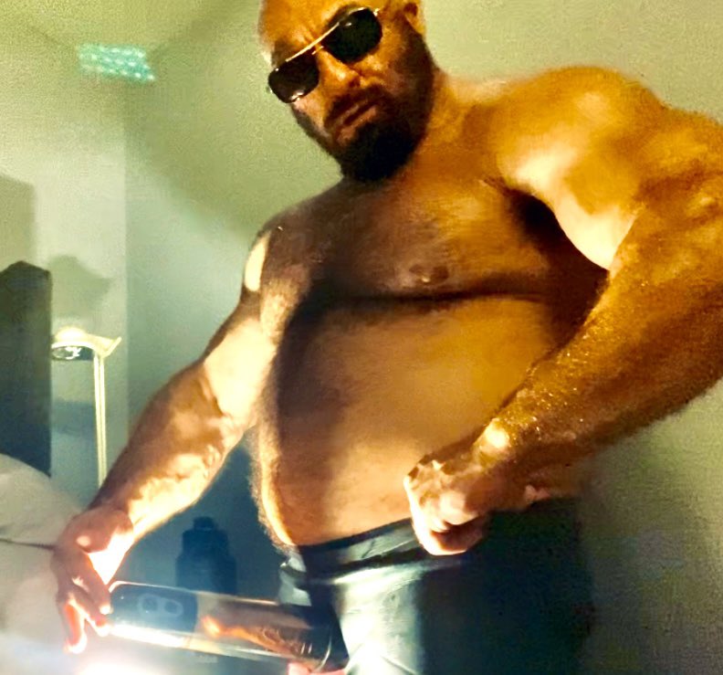 musclebear50's tweet photo. Friday night I'm pumping my dick, maybe to lower this weekend!!😈😈 https://t.co/OkSMKkoWLQ
https://t.co/DrXDgMvDmG
#horgysling #gaysex #kinkysex #blackhugedick 
 #cumass#dadymudcle #hugedick #hugehole #dildoass  #cumass 
#horgysling  #gaysex #kinkysex #pumpdick https://t.co/YU0aivoplI
