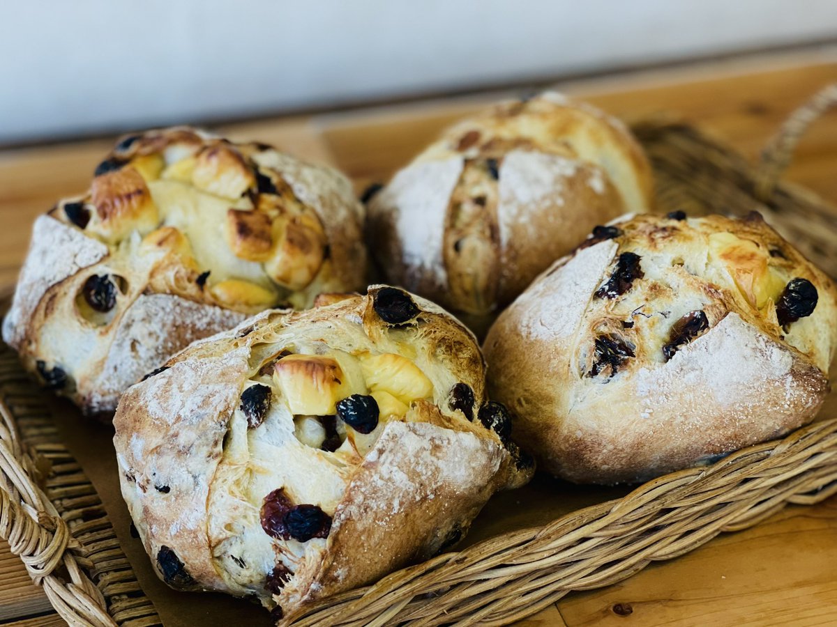 久しぶりの手捏ね
『レー純チーズフランス』
いっちょあがりー