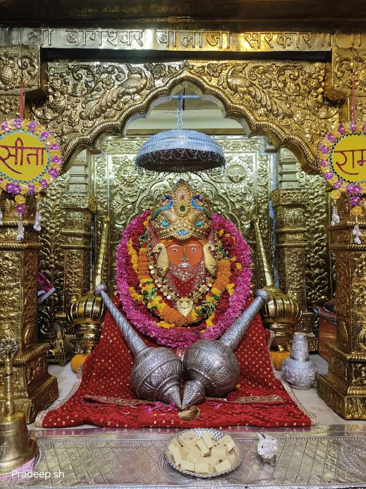jpgupt25651's tweet photo. @chauhanaug08 मिट्टी में मिल गया वह बादशाह जिसे खुद पर गुमान था । वह पत्थर भी नही डूबा जिस पर लिखा जय श्री राम था ।। https://t.co/kgWlNXrvxA