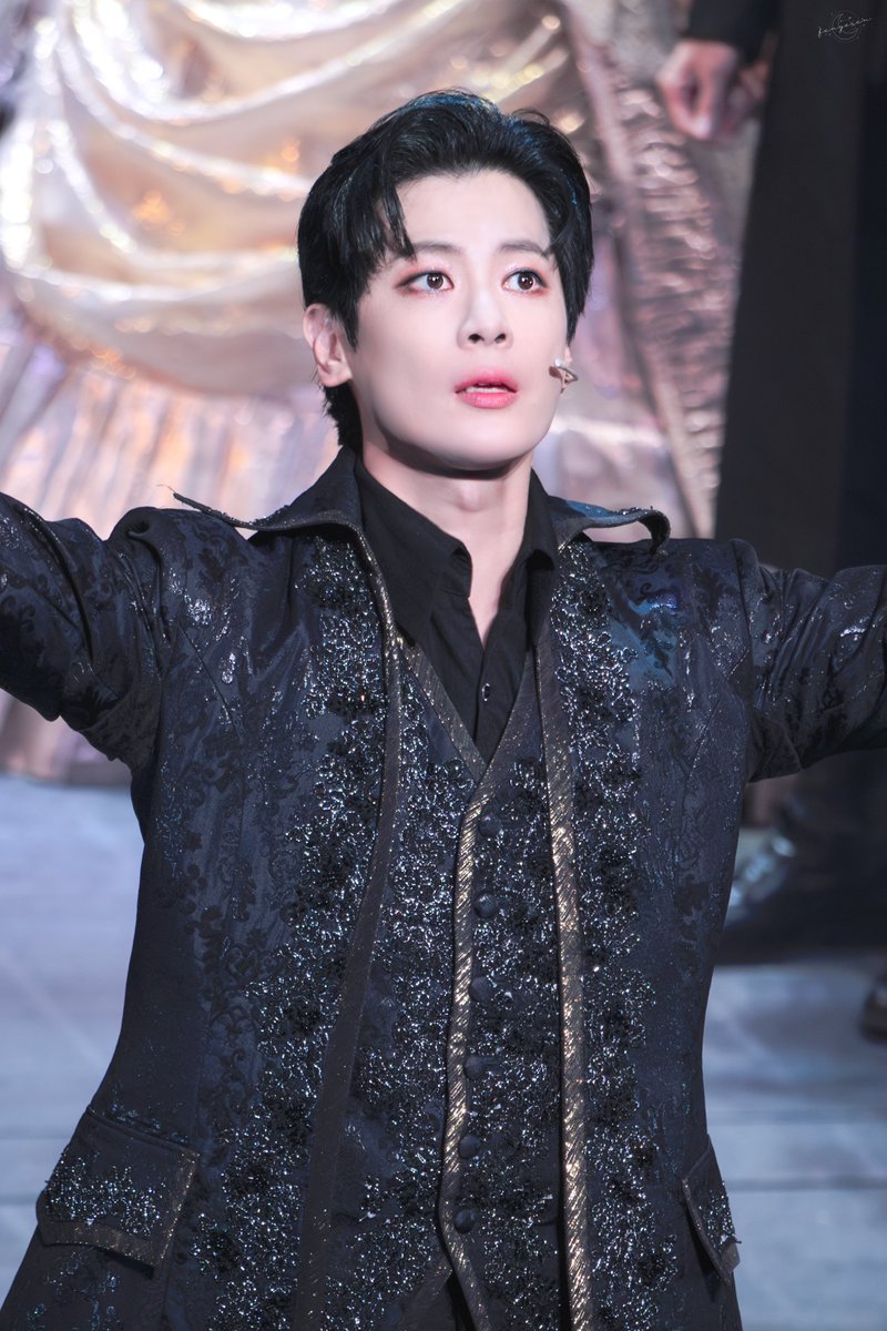 240802 [ 뮤지컬 살리에르 ] 밤 : 커튼콜
살리에르 役 박규원 배우님 

오, 라벨라. 오, 살리에르. ✨️
#박규원 #살리에르