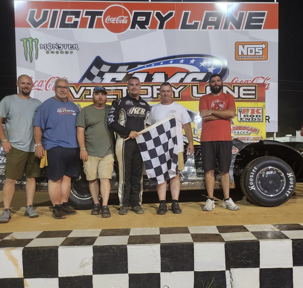 SoNationals's tweet photo. Congrats to @PaytonFreemanF1 on capturing his first @SchaefferOil Southern Nationals Series presented by Coltman Farms Racing and fueled by @GoSunoco victory tonight at @EAMSdirt!! https://t.co/ydKkPyknAS
