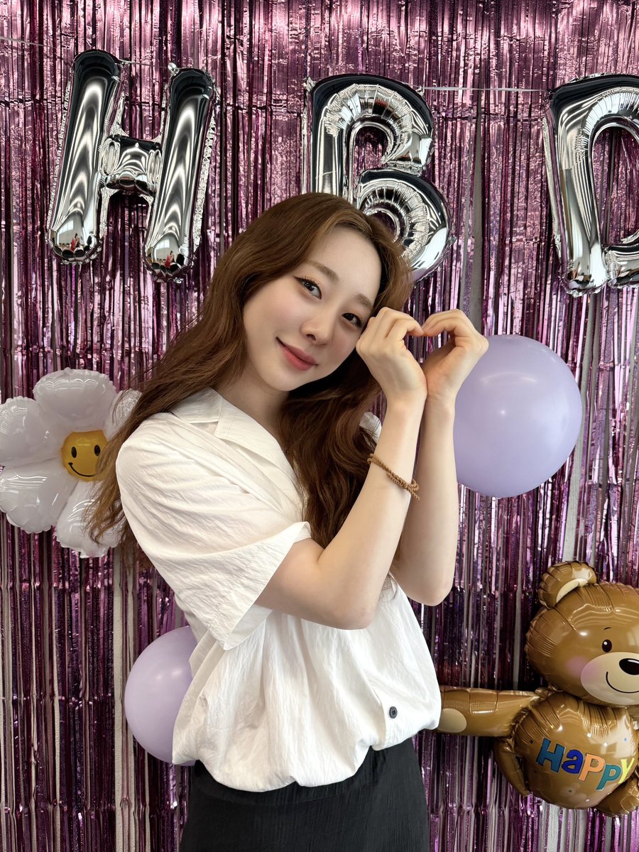 WJSN_Cosmic's tweet photo. [📷]
연정이의 생일을 축하해 주셔서 감사합니다💖

#연정 #YEONJUNG
#우주소녀 #WJSN
#HAPPY_YEONJUNG_DAY
#8월의가장행복한날 https://t.co/stD90Lu1ri