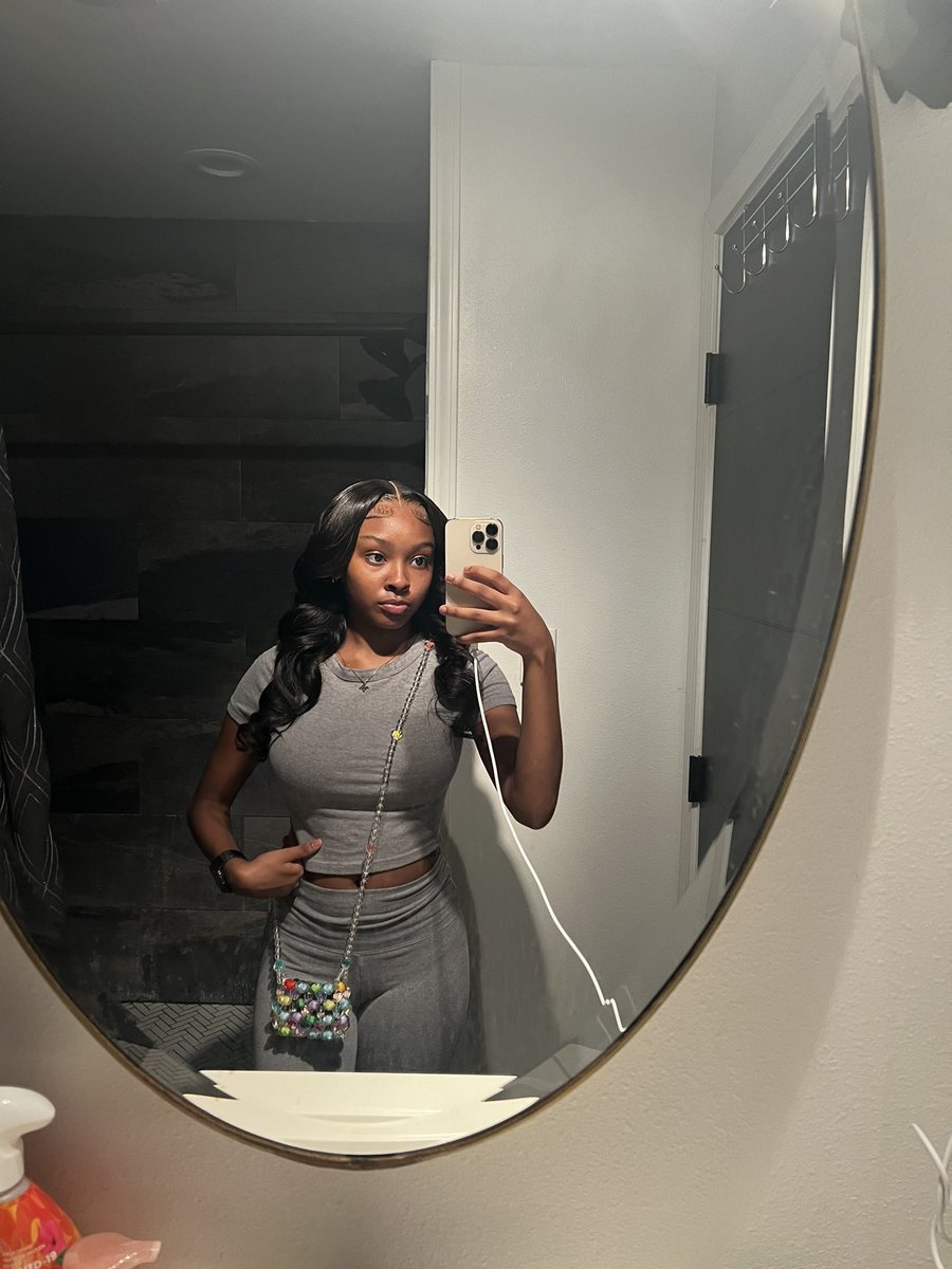 maarchee7's tweet photo. Fine shit, pretty face, adorable 🥰 https://t.co/ZcBRiq6fty