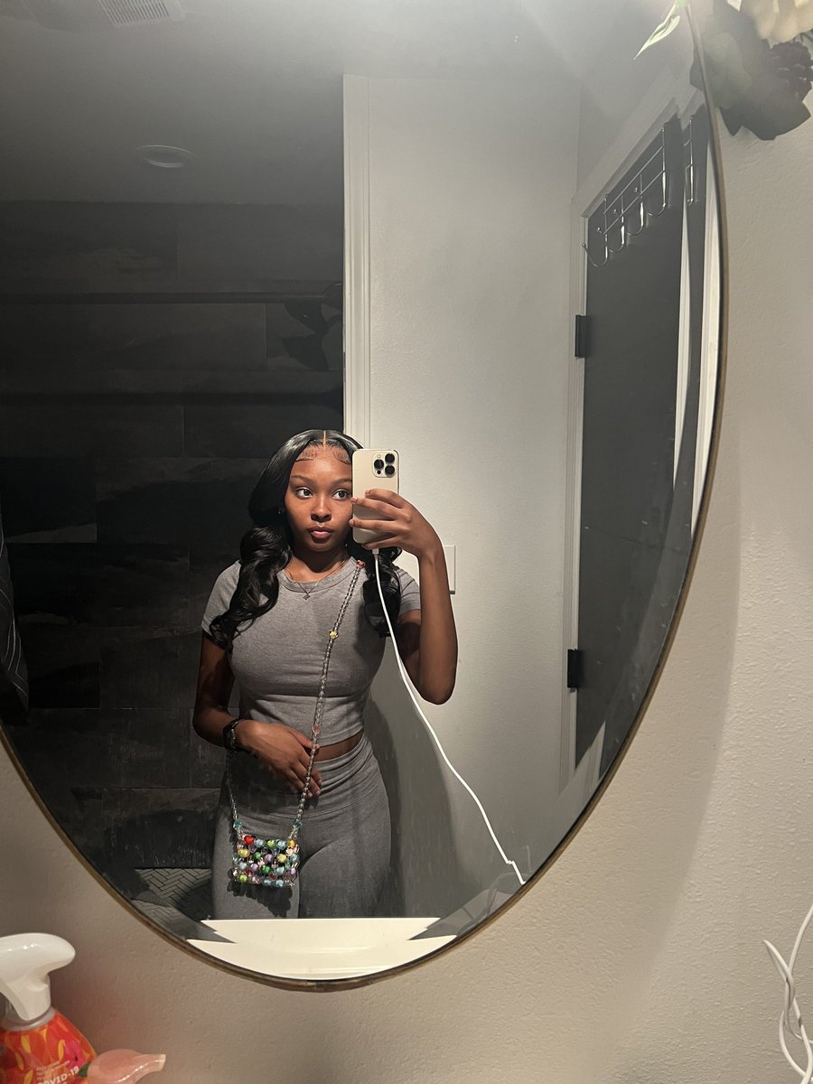 maarchee7's tweet photo. Fine shit, pretty face, adorable 🥰 https://t.co/ZcBRiq6fty