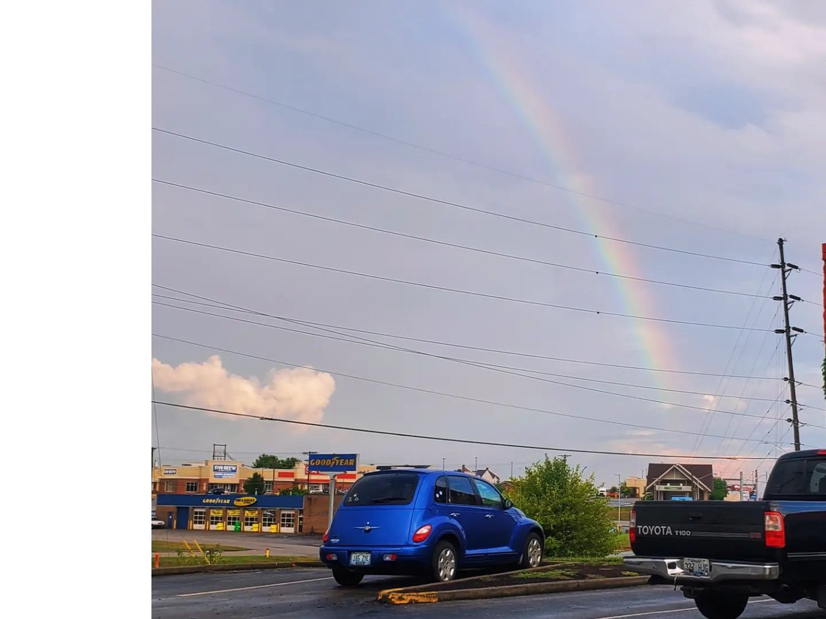 AmandaM12's tweet photo. A beautiful rainbow after the storm in Frankfort @Kentuckyweather https://t.co/2uxojWl2HN