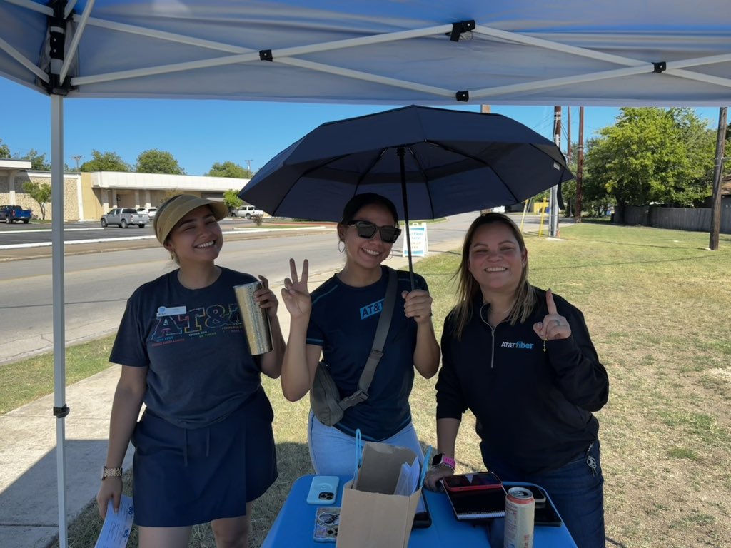 It's another sunny day promoting our fiber optic services. Let's make the most of it! #attlife #STX