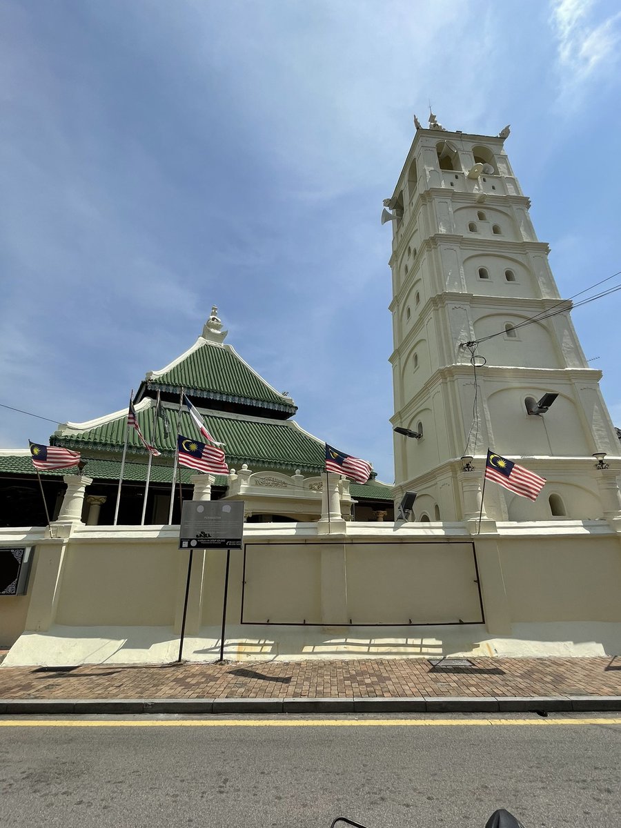 rafazarmi's tweet photo. Me gustó mucho la pequeña ciudad de #Melaka #Malaysia 🇲🇾sobre todo el tour guiado centrado en la historia.Puerto mundial más importante cuando las especias…portugueses,holandeses,ingleses,japoneses…Grande,entretenido y colorido China Town.Espectacular e inmenso mercado nocturno https://t.co/Zw4oLQggwJ