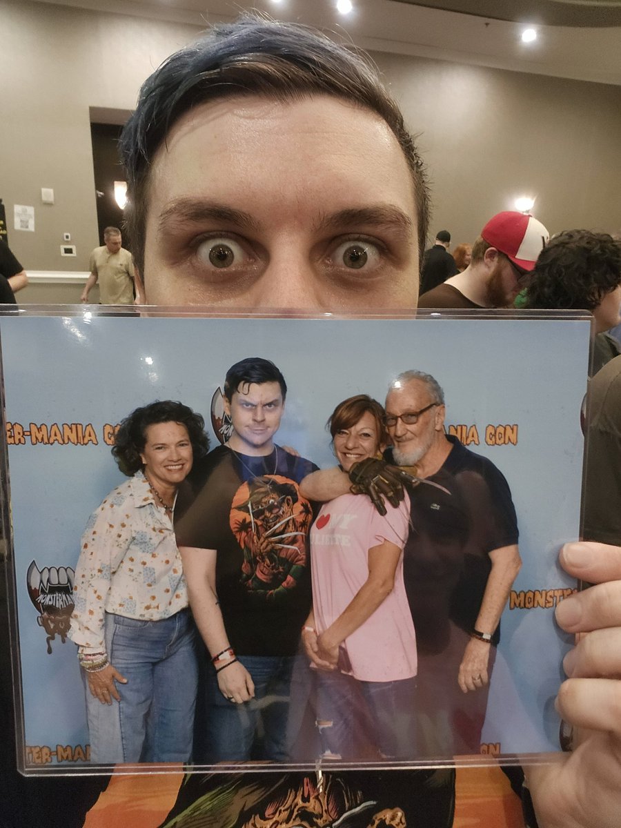 GUYS GUYS GUYS GUYS! AAAAAAAAAHHHHHHHH!!!!!

Also, REAL QUOTE FROM ROBERT!

"I'm taking your mom to prom!" 🤣