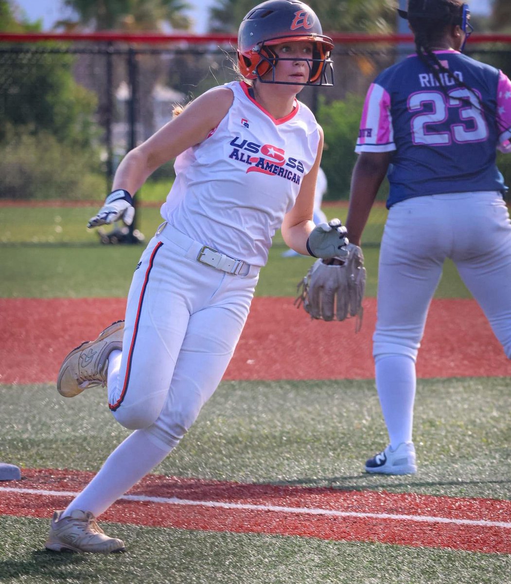 Agt2030's tweet image. Our speedy utility, Hadley King is all gas no brakes down in Orlando at the All-American games! Keep killing it! #ecbullets