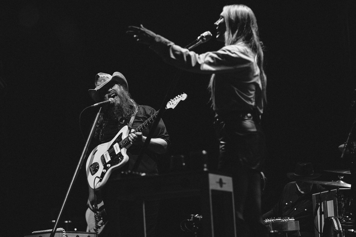 ChrisStapleton's tweet image. Gilford, NH, Night 1 • 8.1.2024

📸: @thomasfalcone