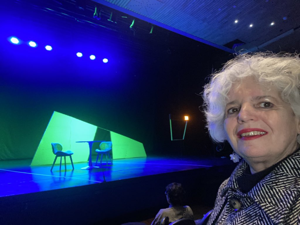 🅰️lejandra Aguilar Gorodecki (@tv_aleaguilar) on Twitter photo 🎭☔️ Aquí estamos contra viento y marea en el <a href="/TeatFinisTerrae/">Teatro Finis Terrae</a> para ver la obra "Una comedia súper triste". <a href="/ana_josefa/">anajosefasilva.cl</a> <a href="/marcodelaparra/">marcodelaparra</a> 🎭☔️ Aquí estamos contra viento y marea en el <a href="/TeatFinisTerrae/">Teatro Finis Terrae</a> para ver la obra "Una comedia súper triste". <a href="/ana_josefa/">anajosefasilva.cl</a> <a href="/marcodelaparra/">marcodelaparra</a>