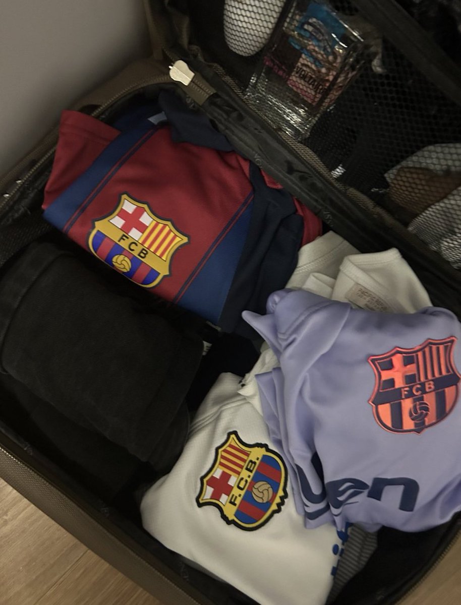 dna_blaugrana's tweet photo. A mala perfeita para uma viagem: https://t.co/4YbrOLD49u