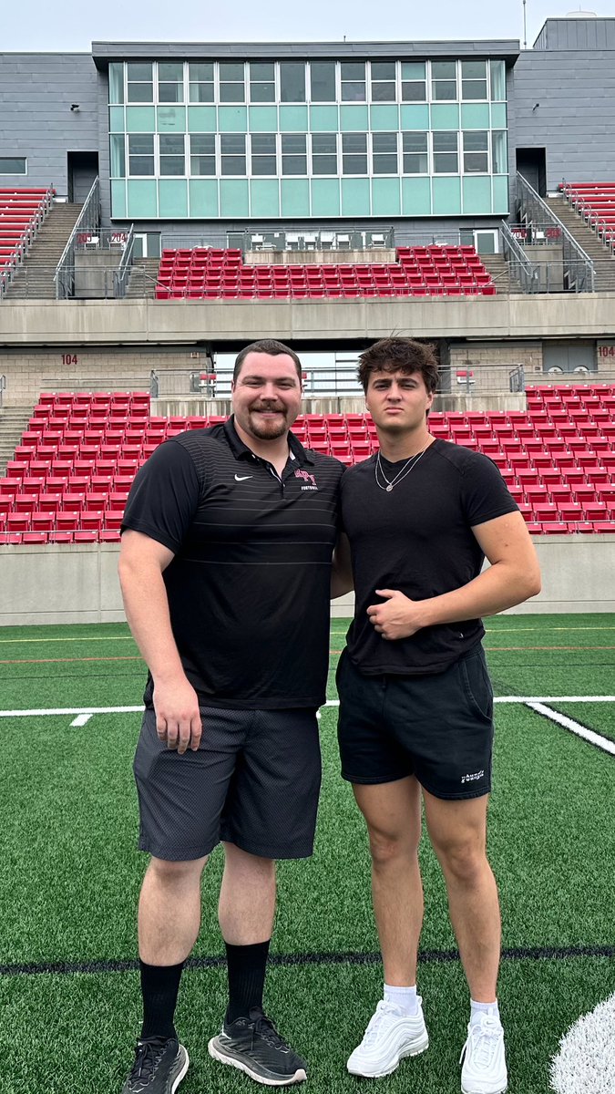 EvanT_2025's tweet photo. Had a great time visiting RPI today. Thank you @CoachMoore_99 for showing me around the facilities and campus. Looking forward to continuing the process. @RPIFootball https://t.co/NZvZBDMGpH