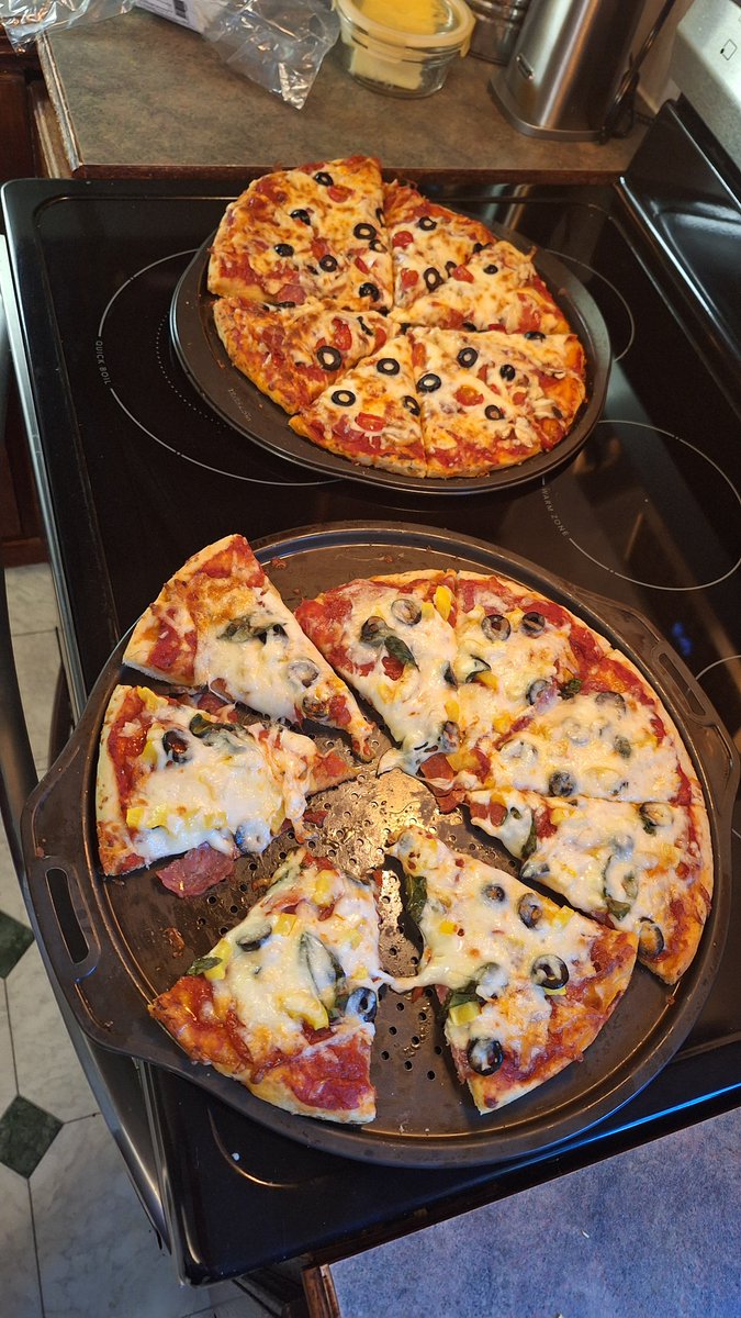 Bugbott69's tweet image. Pizza Pizza #pizz