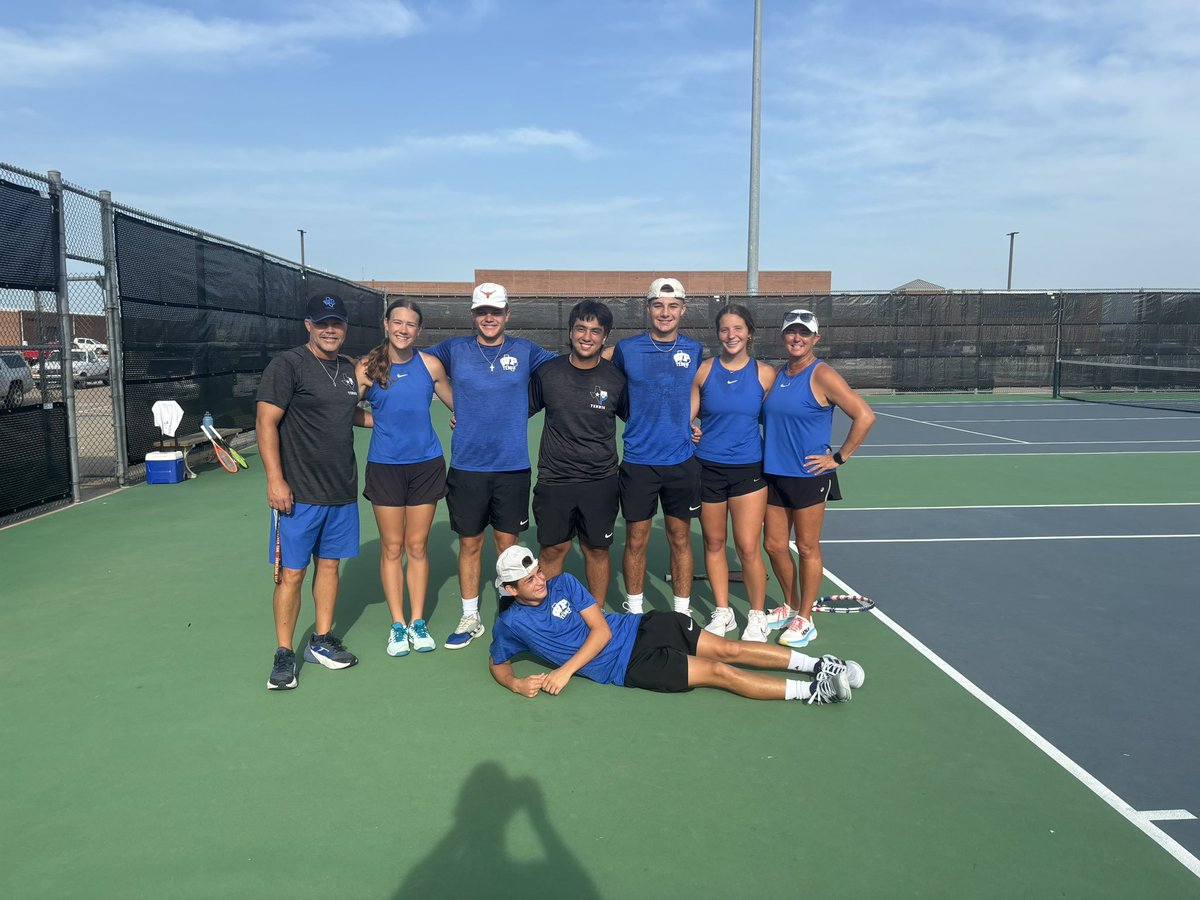 WPTigerTennis1's tweet photo. Tigers start the season 2-0 after almost 11 hours in the 100* heat. WP 16 - 3A Academy 3
WP 17 - 5A Whitehouse 2
Huge test tomorrow vs 5A Abilene Cooper at 9AM at Grapevine HS.
#carryon https://t.co/7727Z4LCFe