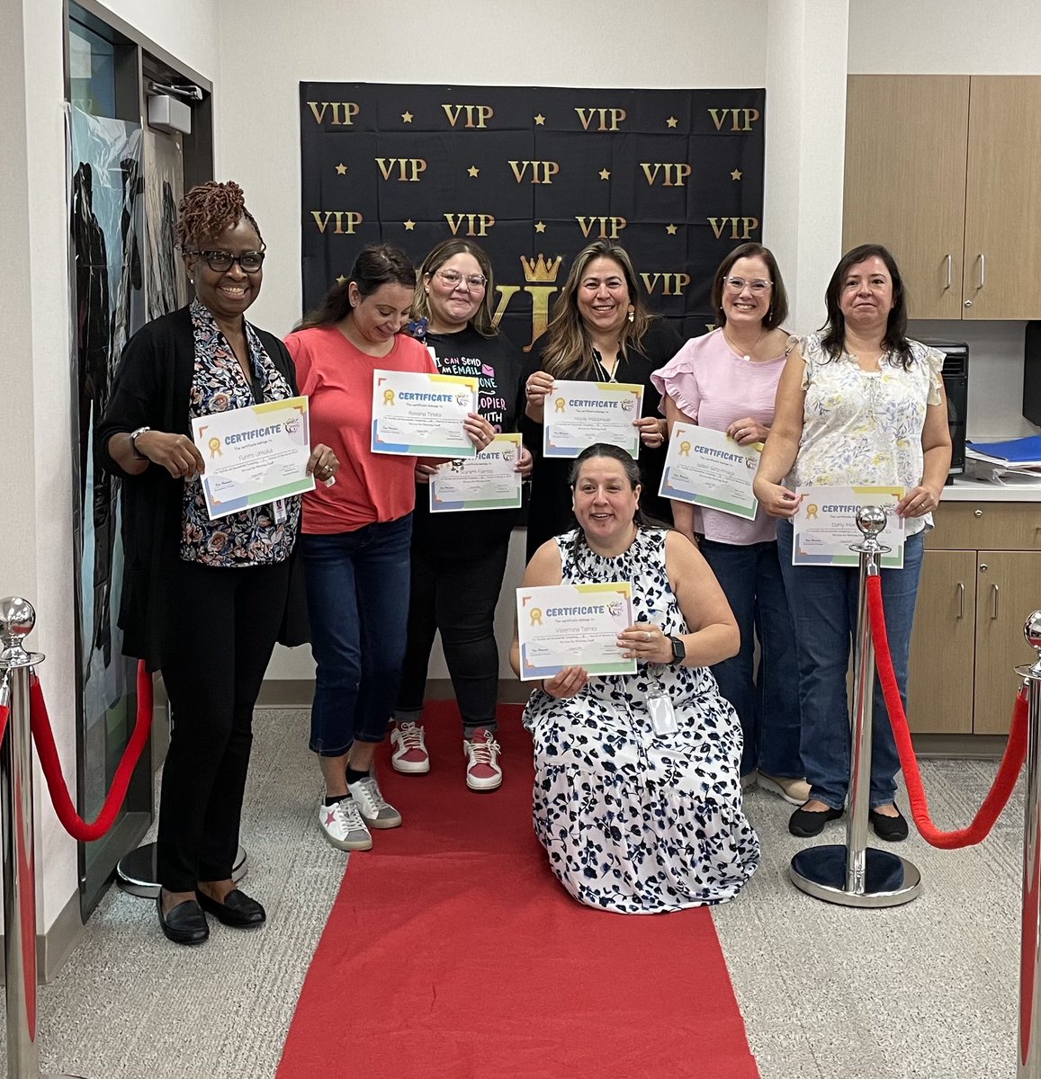 ⁦<a href="/Jefferson_ELC/">Jefferson ELC</a>⁩ we welcomed new staff and rolled out the red carpet for returning staff 🥳 At Jefferson we love to learn 🤗 ⁦<a href="/AliefISD/">Alief ISD</a>⁩ ⁦<a href="/AliefPreK/">Alief Early Childhood</a>⁩ #WeAreAlief