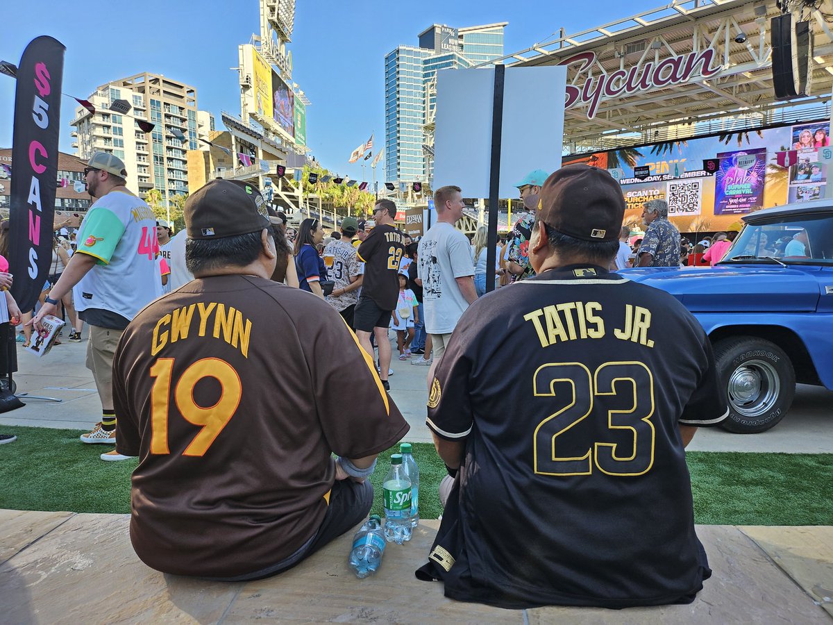 Orbs55's tweet photo. ##forthefaithful Let's Go Padres! We got your back! https://t.co/Y8KJYdSndP