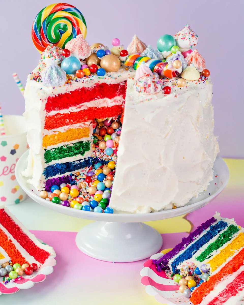 Spreetkaur03's tweet photo. If you want to avoid you cake to be dry, burst  it with a syrup before frosting #love #cake #cakelove #loveforcake https://t.co/xB20q1dx2F