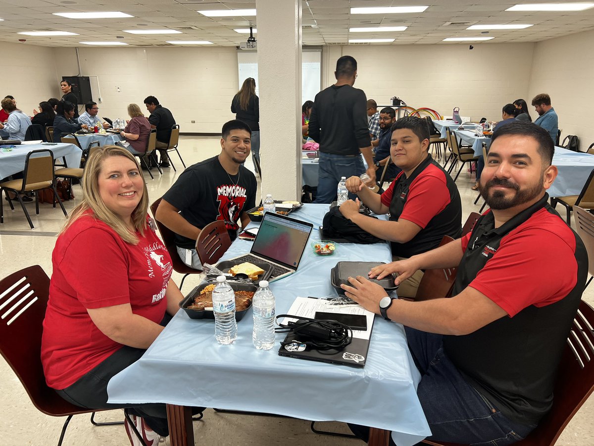 Kicking off the school year with our LMS/Tech Luncheon! Our library media specialists and techs enjoyed lunch and collaborated on the important partnership ahead. It was a great day of team building and dialogue. LMS/Tech champions! #HarlingenCISD #HCISDChampions #HCISDlibraries
