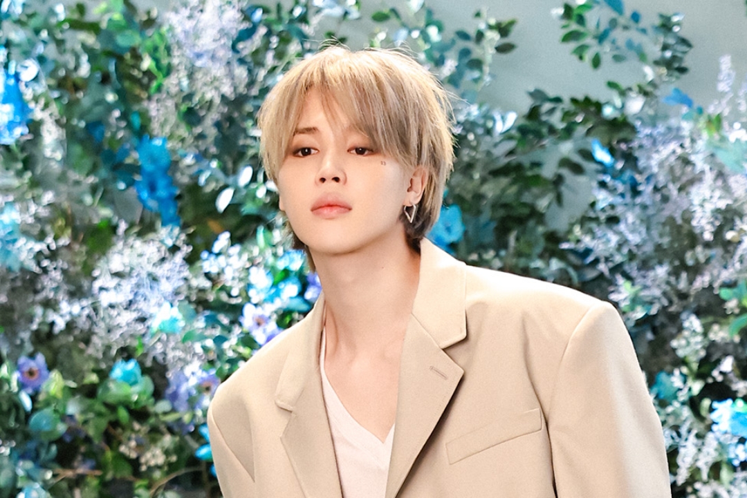 soompi's tweet photo. #BTS's #Jimin Sets Record For K-Pop Soloists On UK's Official Singles Chart As "Who" Spends 2nd Week In Top 11
https://t.co/uaX0qLTM6L https://t.co/qfEjHNoFwY