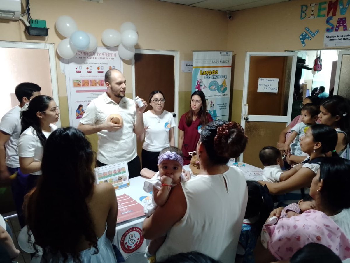 Salud_Guayas's tweet photo. #ElNuevoEcuadorResuelve | Usuarias del Centro de @Salud_Ec #MarthaRoldós participan en Casa Abierta por la Semana Mundial de la #LactanciaMaterna con temas: 
✅ Importancia de la lactancia materna.
✅ Consumo de macro y micronutrientes durante el embarazo y período de lactancia. https://t.co/H9N3opeWMD