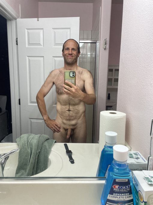 Shower before shoot https://t.co/oub4wwTKbO