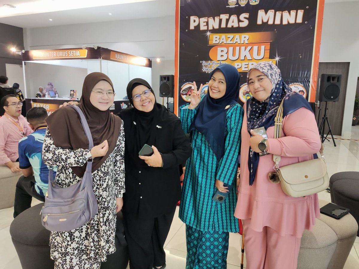 PerpustakaanIPG's tweet photo. Bazar Buku Perak  https://t.co/kZcv7rNMVm https://t.co/QqfhUnlmqx