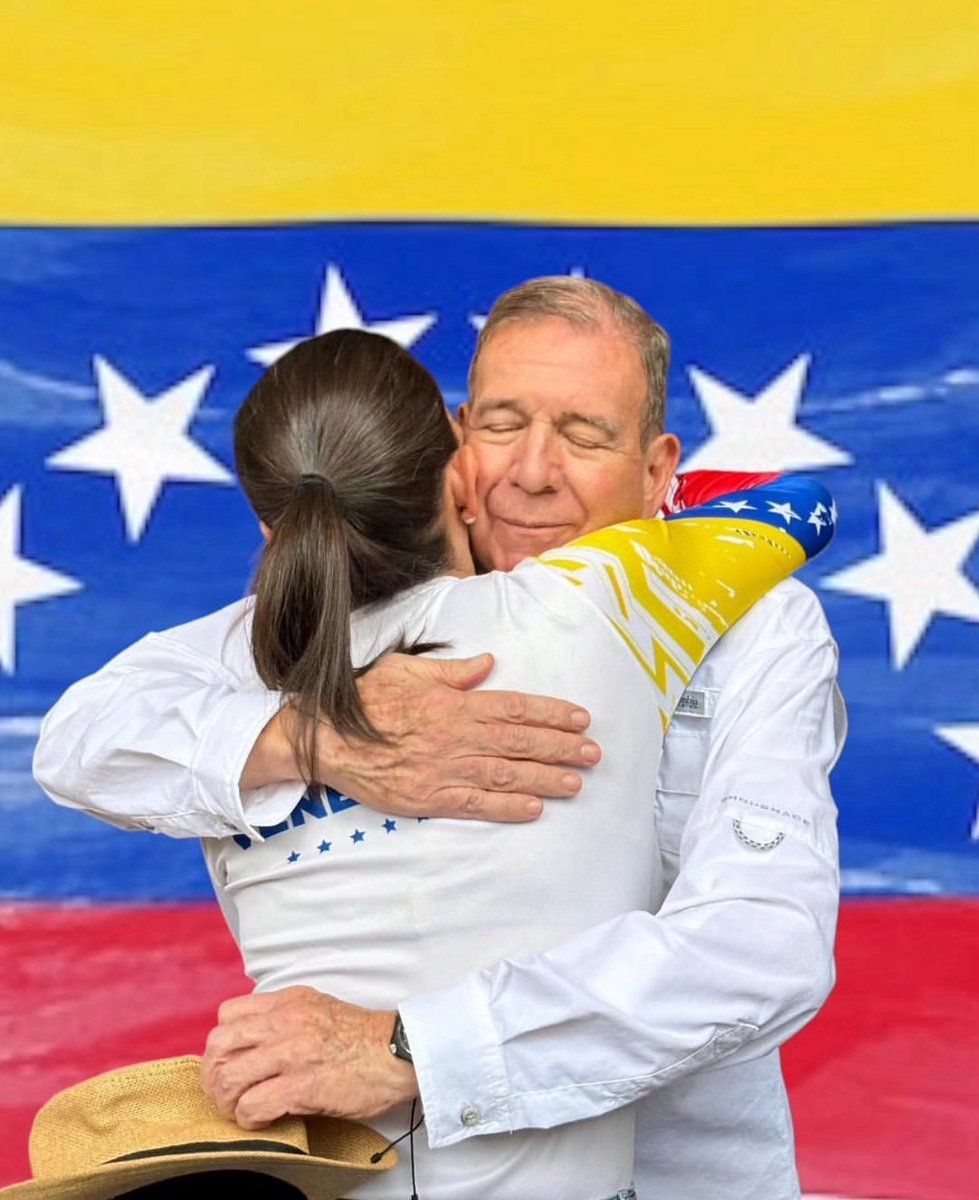 cesarbolivar08's tweet photo. @EdmundoGU ¡Hasta el final con ustedes! @MariaCorinaYA @EdmundoGU #VenezuelaLibre https://t.co/Lb4Ycb2VVo