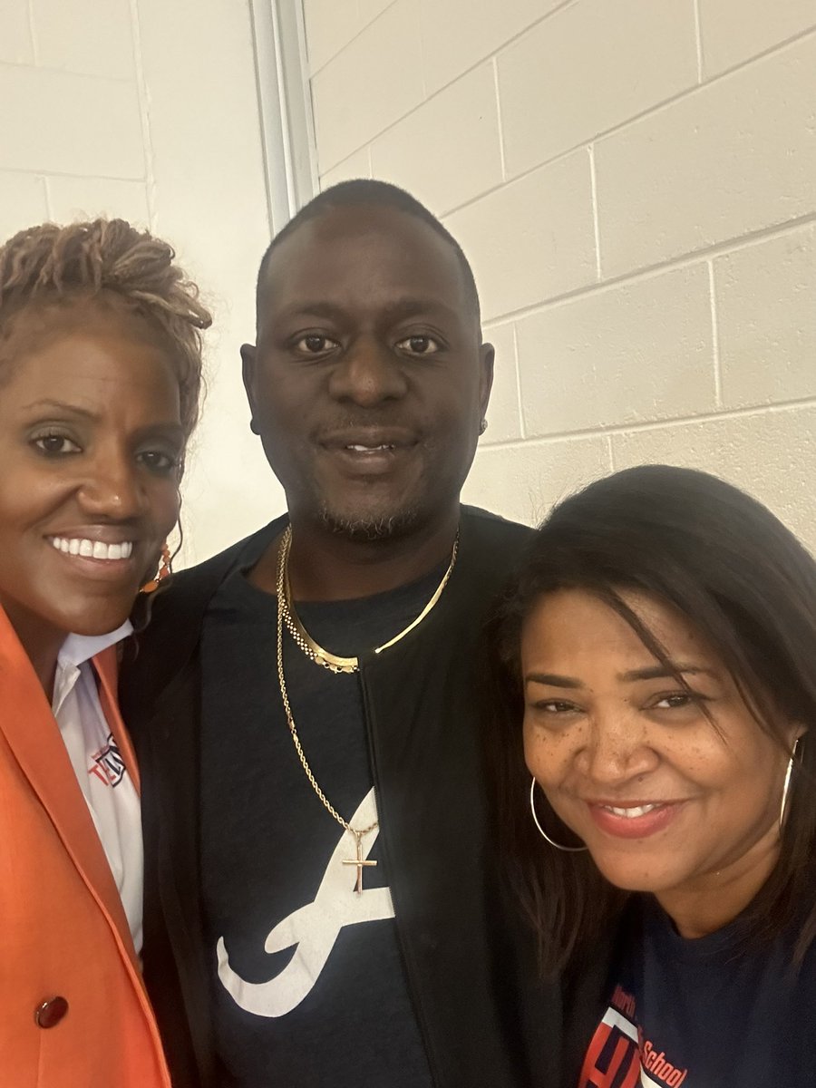 The Link Squad! Community is our Love Language! #StrongerTogether