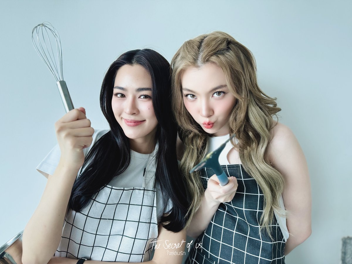 SOU_Ch3Official's tweet photo. มื้อเที่ยงรับอะไรดีคะ 👩‍🍳

 มาสเตอร์เชฟหลิงหลิง  - มาสเตอร์เชฟออม 

#ใจซ่อนรัก #TheSecretOfUs
#หลิงออม​ #lingorm​
#เด็กดื้อของพี่หมอ https://t.co/AUeykkgIlQ