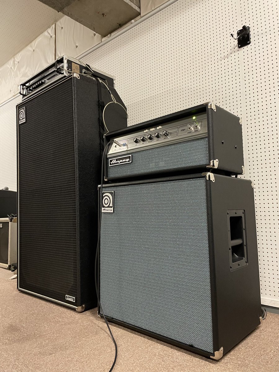 okkiena69's tweet photo. この並びカッコいいでしょ☺️
おはようございます🤗
#オッキーナ
#ampeg
#V4B
#SVT212AV
#おはようございます https://t.co/RE6xoGLphi