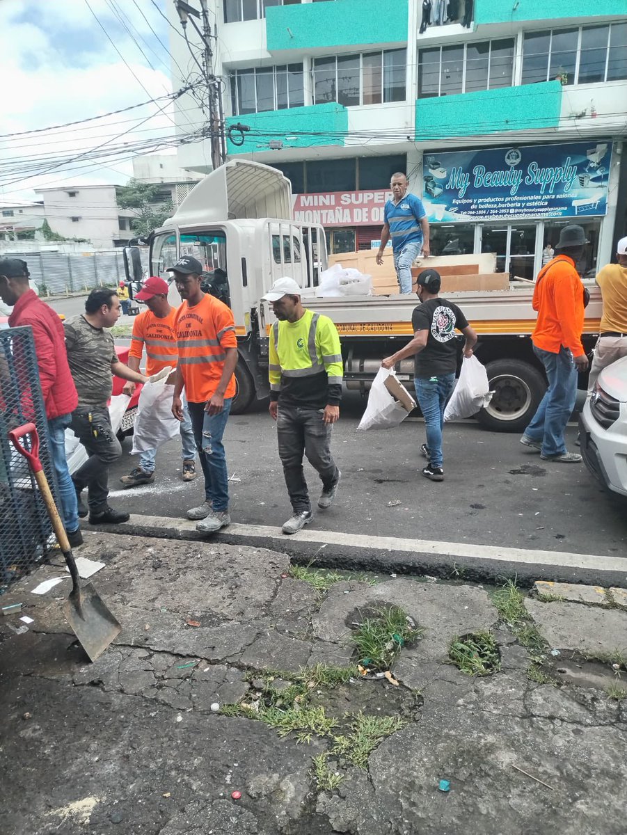 El compromiso de la nueva Junta Comunal de Calidonia es no descuidar la limpieza en los barrios, a través de operativos de limpieza constantes.

#juntacomunaldepuertasabiertas