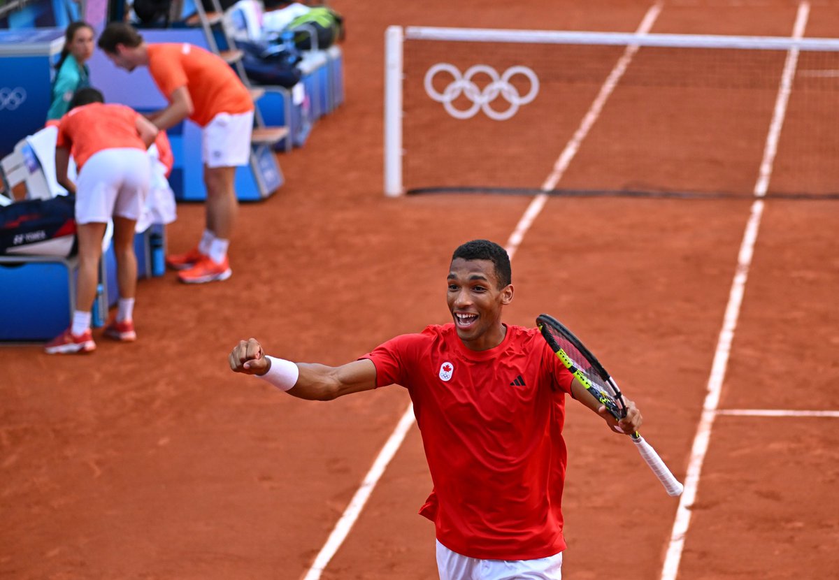 First Olympic medal 😆🥉🇨🇦 What a week with Gaby

Hard to describe what this medal means and the honor it has been to represent Canada 🙌🏽 The Olympics hold a special place in my heart and I’m ready to go for another one tomorrow ❤️💪🏽 Cmon

📸: ITF images via