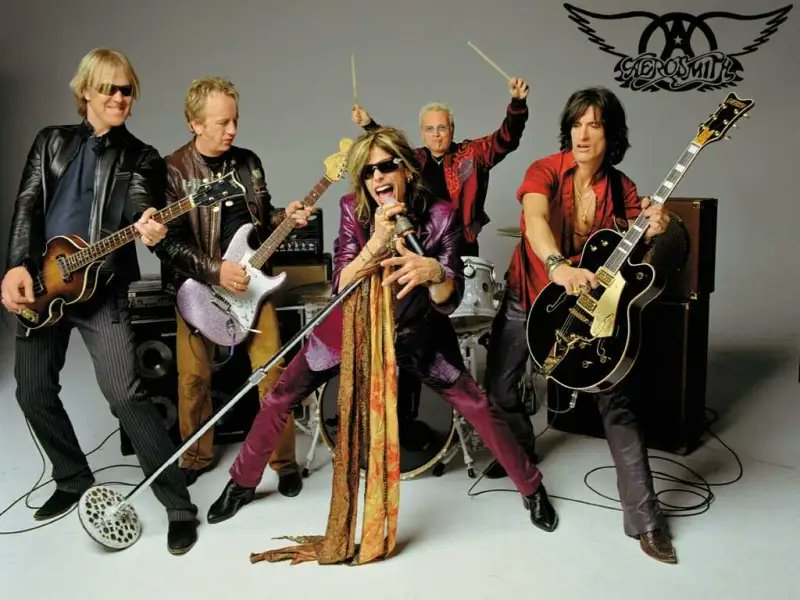 CanaldoRock's tweet image. Aerosmith
A banda americana cancela sua turnê de despedida, e anuncia aposentadoria, devido a complicações com a voz de Steven Tyler... Obrigado, gigantes! Vão fazer falta! Vida longa para "Steven Tyler, Tom Hamilton, Joey Kramer, Joe Perry e Brad Whitford" Show! #Rock🤘