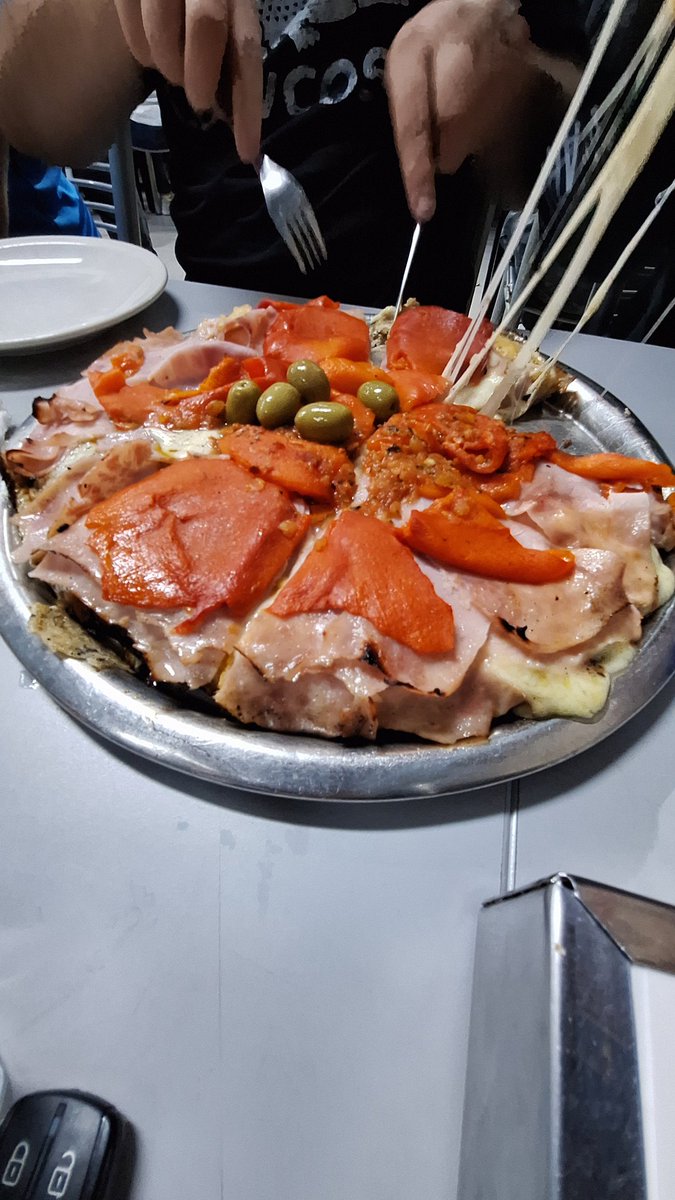 MilsteinmAb's tweet photo. 🍕 #AntiSideEvent en El Fortín https://t.co/c0CEgkRrTF