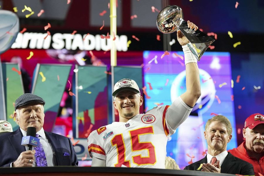 LanceTHESPOKEN's tweet photo. Reminder:

The last time the #NFLTop100 removed Patrick Mahomes from the #1 spot, he went on to do all of this the following season.

Be excited, Chiefs fans. https://t.co/gawDoMB6MY