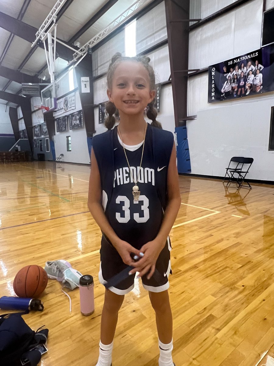 MOPHENOM_KC's tweet image. Parker Davis with the game winner for @MissouriPhenom - KC  9U Nike  @maybasketball Nationals in OKC #DreamChasing