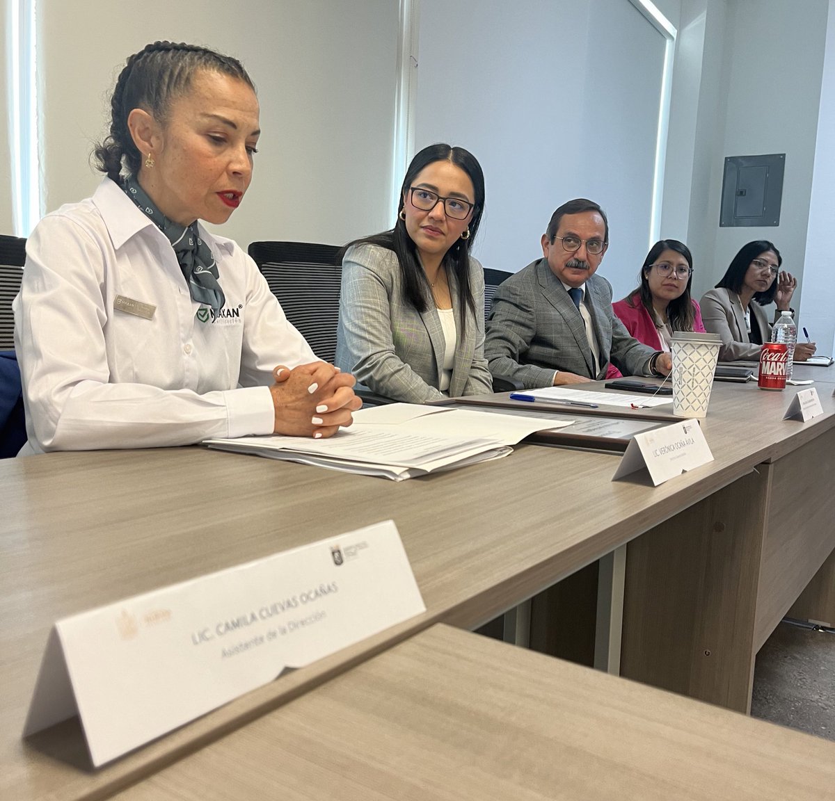CuevasRamon's tweet photo. Nuestra Directora General @veronicaoca1 entregó el Certificado de Igualdad Laboral y No Discriminación a #CEAV Nuevo León. #NMX025 

Al acreditar satisfactoriamente la auditoría de certificación llevada a cabo por @maxan_certifica, el equipo de trabajo de la Comisionada @CinthiaMarinM está haciendo la diferencia en el cuidado de las y los trabajadores del #CEAV

¡FELICIDADES!