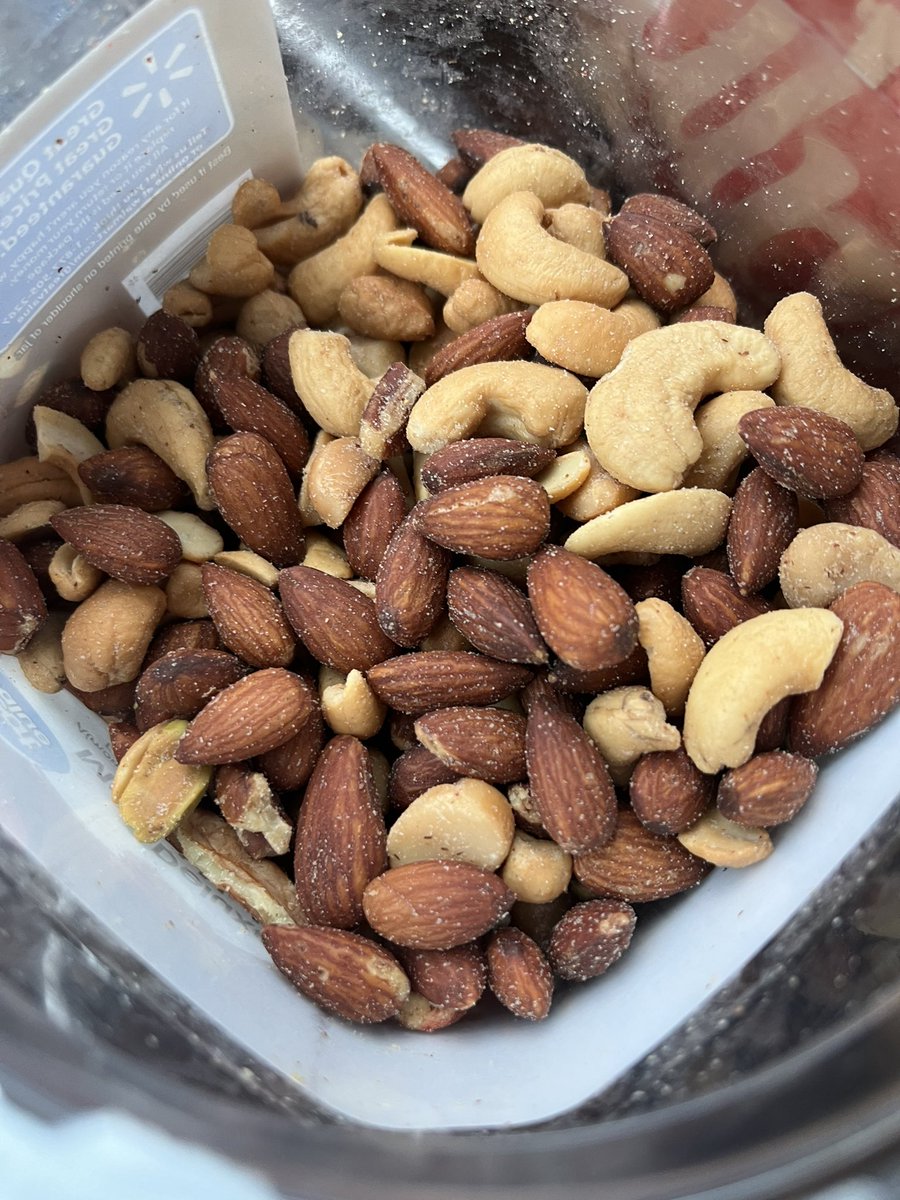 dxckiii's tweet photo. I lowkey understand squirrels…… this shit is so good https://t.co/RALsZht3qX