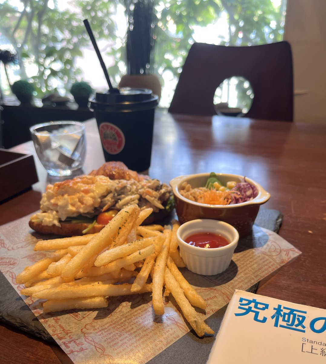 sakireeeen's tweet photo. 朝ごはん食べてなくてお腹ぐ〜😳
図書館からカフェへ☕️
＃宮崎県立図書館
#ANZUCAFE https://t.co/VmUNXPzNYt