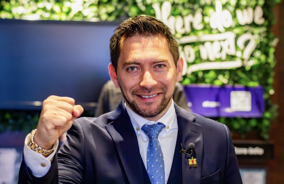 LuchoTilleria's tweet photo. Para quienes nos preguntaban por qué partido iríamos, tengo a bien comunicarles, que este martes 6 de Agosto haremos un anuncio importante.   #Tilleria #TilleriaPresidente https://t.co/4DtvJLMERU