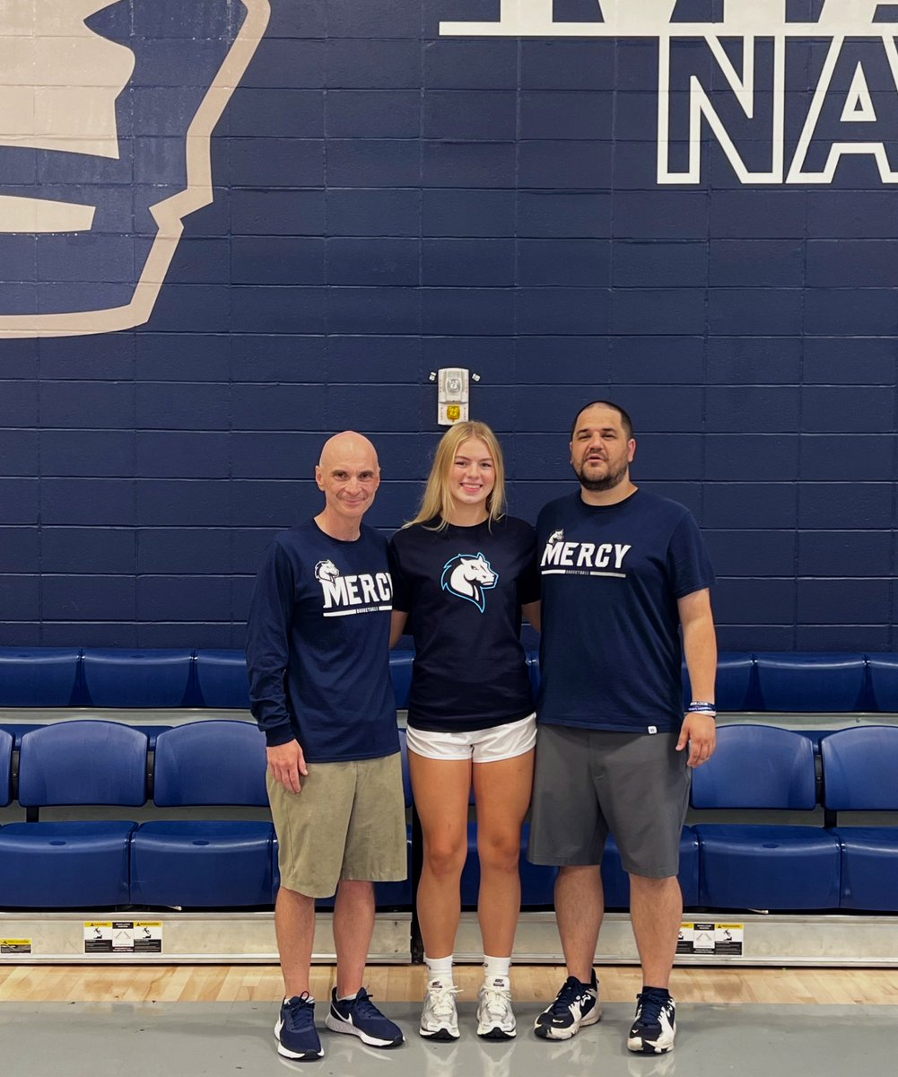 ava_jaynee's tweet image. I had a great visit at Mercy University today! Thank you Coach Lagas and Coach Magee for having me! Go Mavs! 🐴 @WbbMercy @sideline_cancer @cpadynamite #unofficial