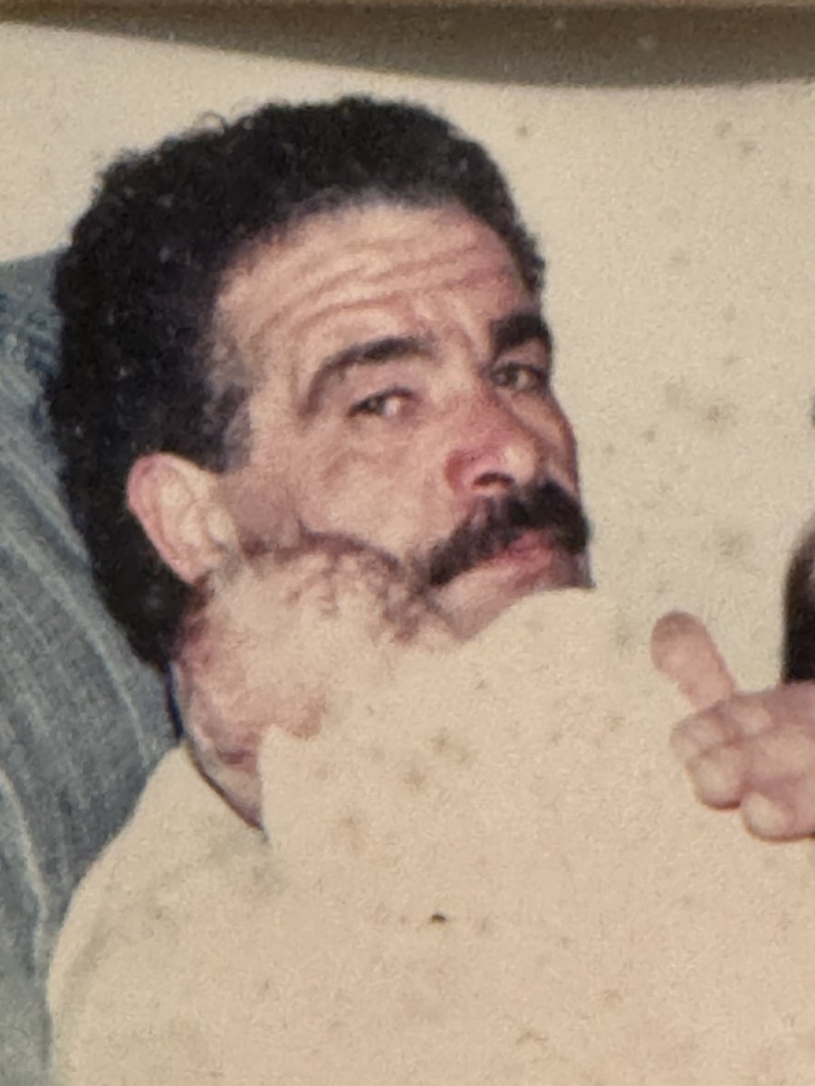 Foxy Escapes tweet media