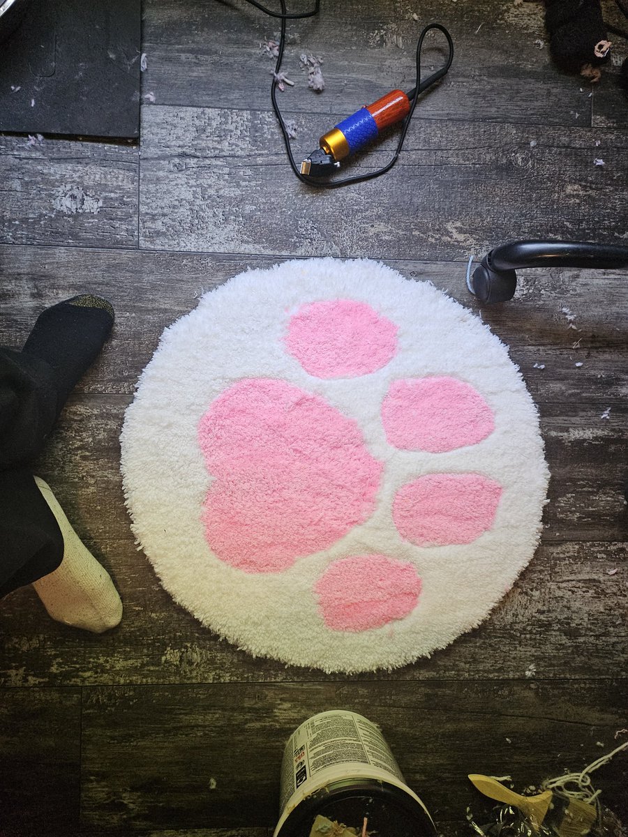 Iisketchiei1's tweet photo. @Kitchiki There some artfight art from this year, I also make rugs sometimes ;3 https://t.co/itMEfVaeV1