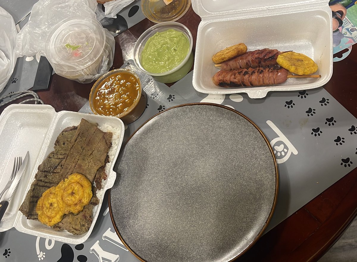 CarlosGalvez21's tweet photo. Hola perdida @MenestradePocha solo por ti rompo el ayuno intermitente 🤤🤤 https://t.co/gU5nrOyTYW