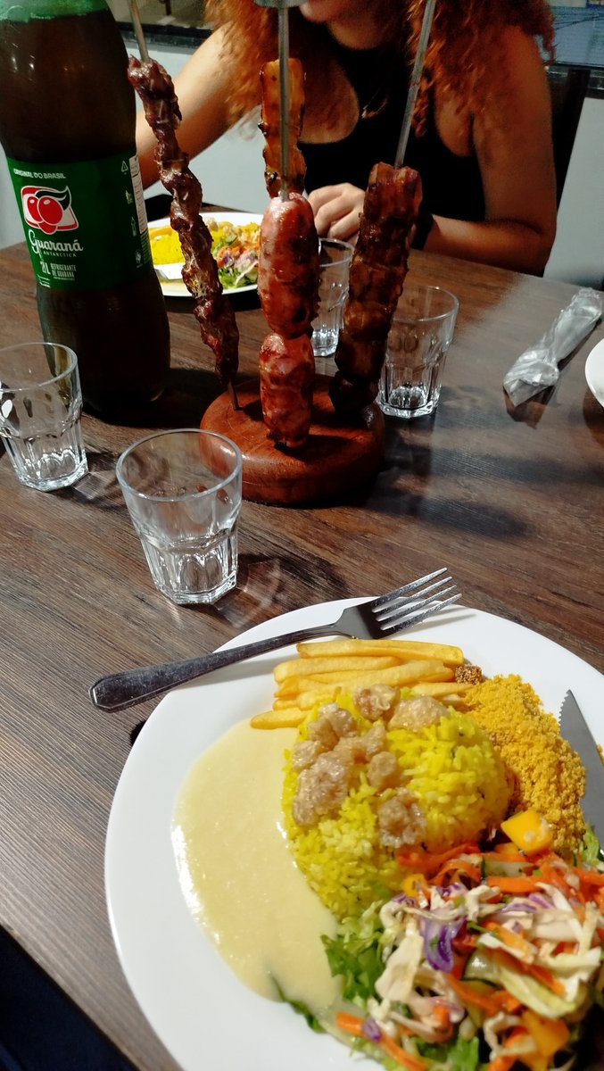 A1exandreee's tweet photo. Me despedindo de boas amizades que Caxias me trouxe. Estou torcendo pra que cada um de vocês consiga continuar da maneira que desejam, meus amigos! <3 https://t.co/qXjGmUB3yJ